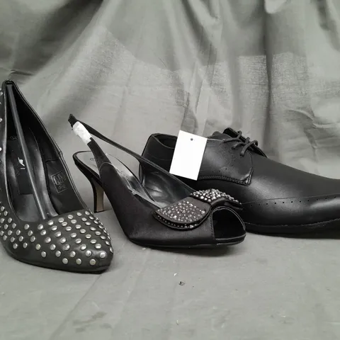 BOX OF APPROX 10 ASSORTED SHOES IN VARIOUS COLOURS & SIZES 