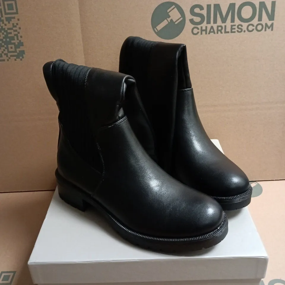 BOXED PAIR OF SIXTH SENSE PARIS BLACK LEATHER CHELSEA-STYLE ANKLE BOOTS - UK 5