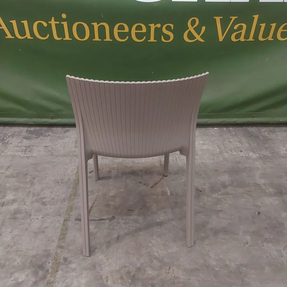 SET OF 4 BRAND NEW DESIGNER OUTDOOR PATIO CHAIRS 