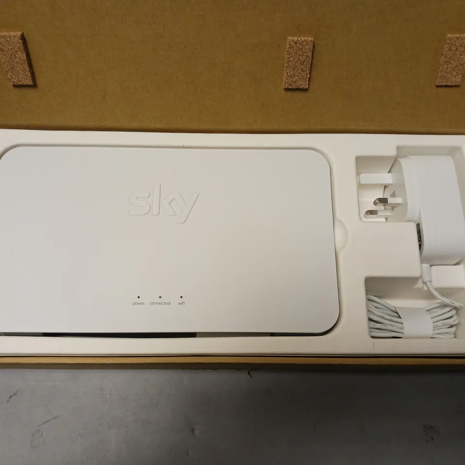 BOXED SKY SE210A NETWORK BOOSTER  