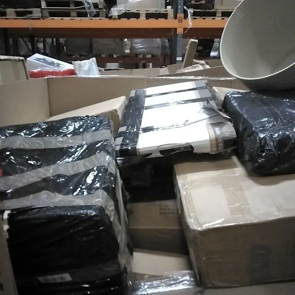 PALLET TO INCLUDE TELESCOPIC LADDER, RETRACTABLE SAFETY GATE, SCOOTER,PLANT POT AND OTHER ASSORTED ITEMS...