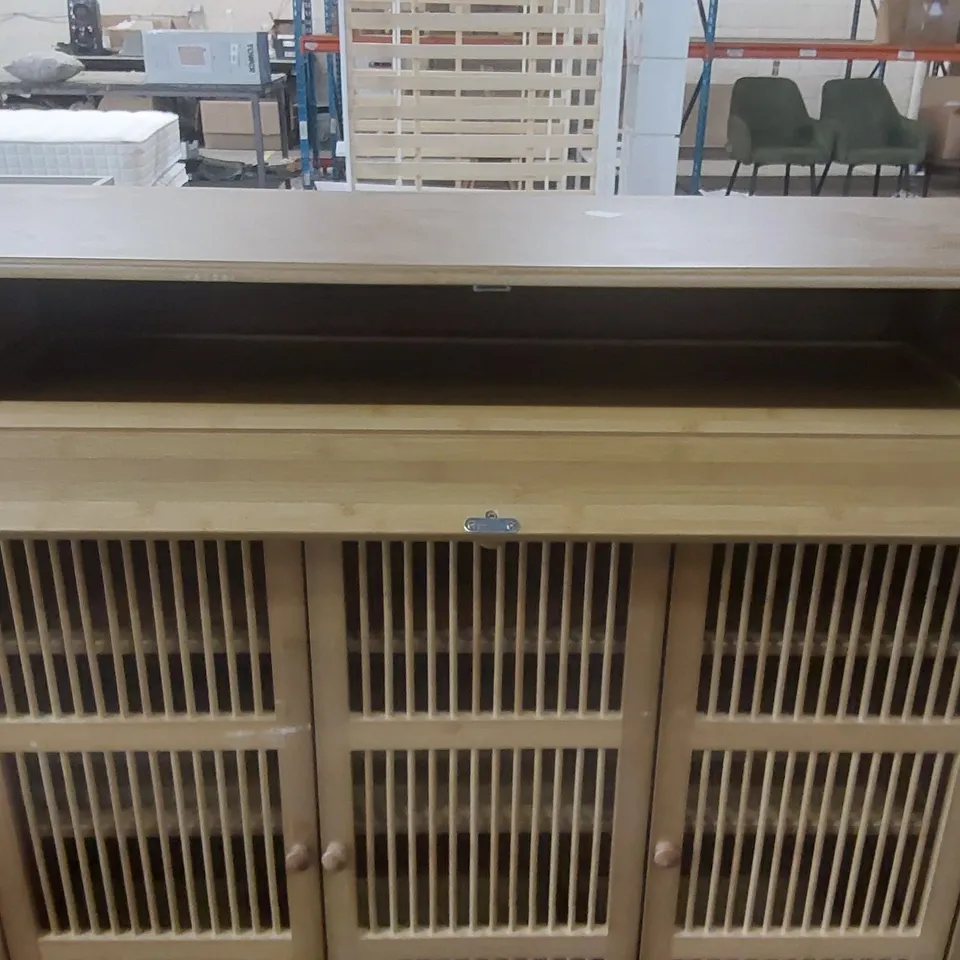 18 PAIR SHOE STORAGE CABINET