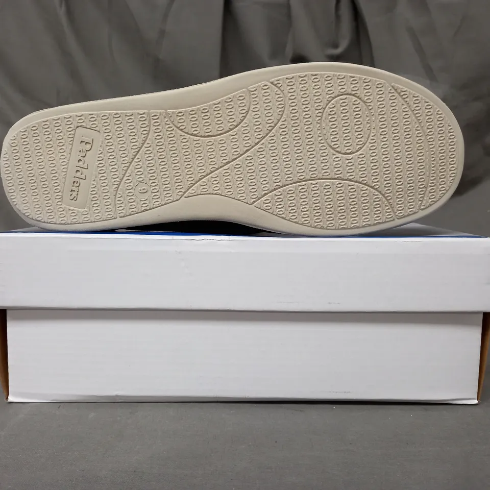BOXED PAIR OF PADDERS HARRY SLIPPERS IN BLACK SIZE 9