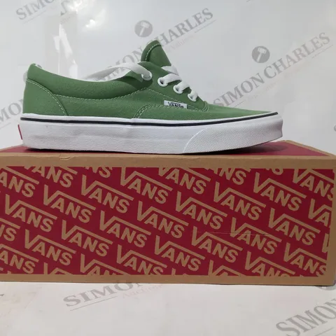 BOXED PAIR OF VANS ERA SHOES IN GREEN/WHITE UK SIZE 5