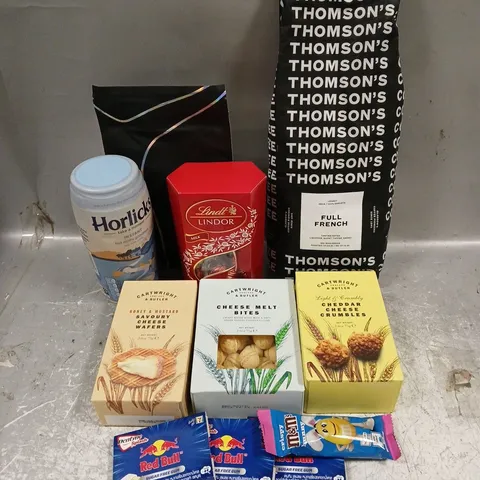 APPROXIMATELY 12 ASSORTED FOOD & DRINK ITEMS TO INCLUDE - THOMSON'S FULL FRENCH  WHOLEBEAN - CARTWRIGHT & BUTLER CHEESE MELT BITES - HORLICKS INSTANT MALT DRINK - ETC