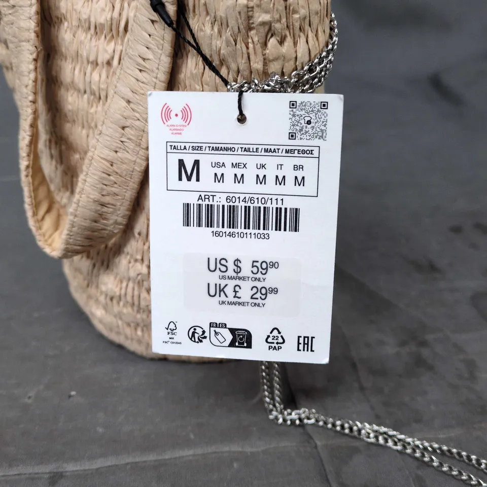 ZARA NATURAL STRAW HANDBAG WITH LEAF PATTERN AND SILVER CHAIN STRAP – SIZE M