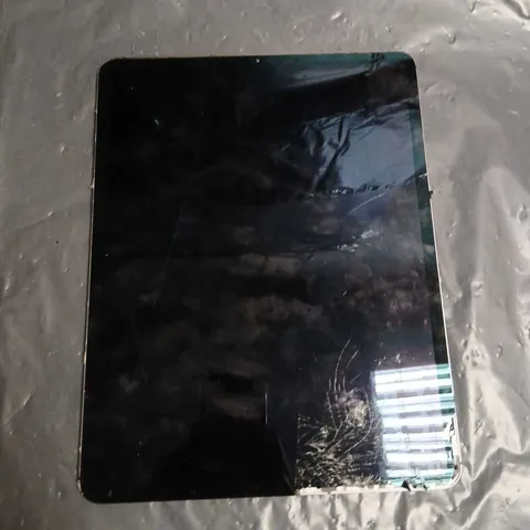 APPLE IPAD TABLET A1895 – SILVER (BACK VIEW)