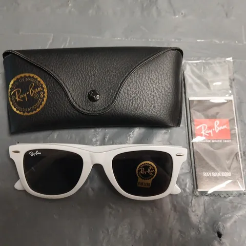 PAIR OF RAY BAN WHITE FRAMED GLASSES IN CARRY CASE