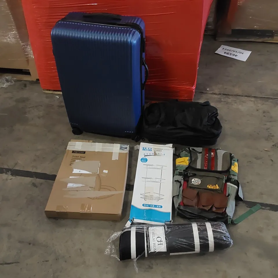 PALLET CONTAINING ASSORTED HOUSEHOLD PRODUCTS. INCLUDES TRAVEL BAG, SUITCASE, STAR WARS BACKPACK, RUG, TOILET SEAT ETC 