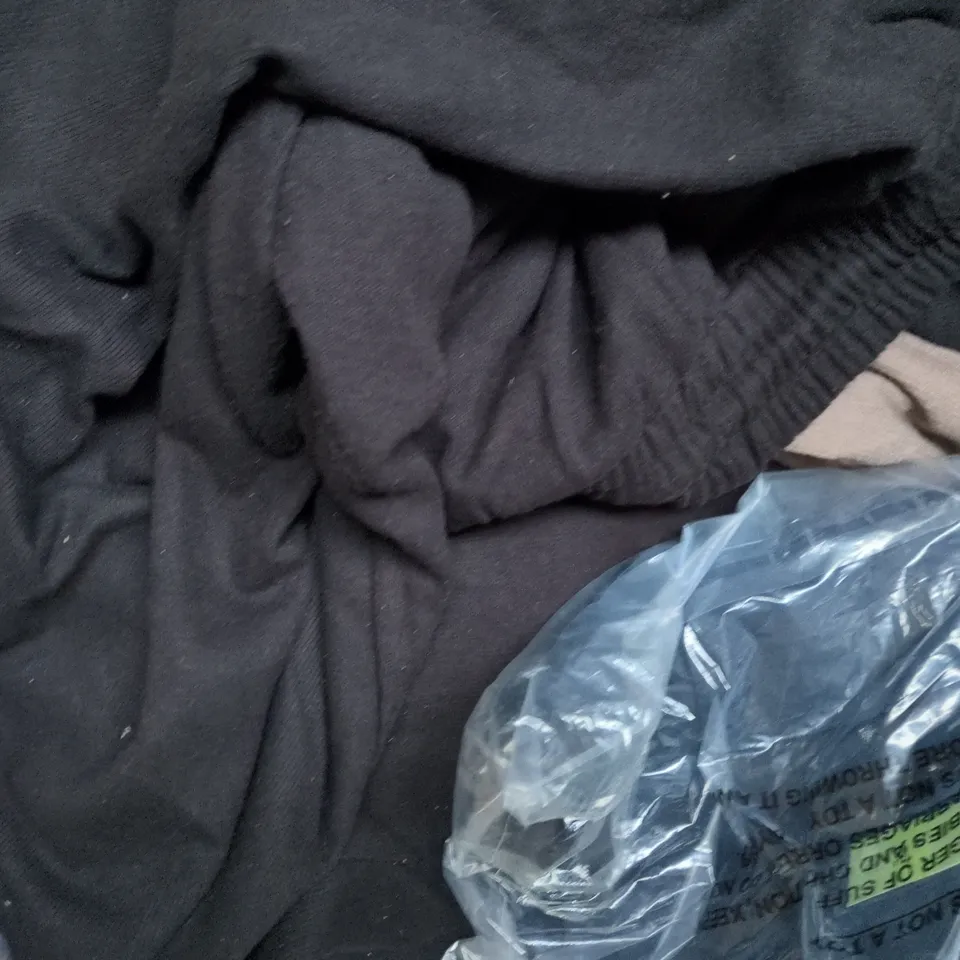 APPROXIMATELY 20 ASSORTED CLOTHING AND FASHION PRODUCTS IN VARIOUS STYLES AND SIZES - COLLECTION ONLY