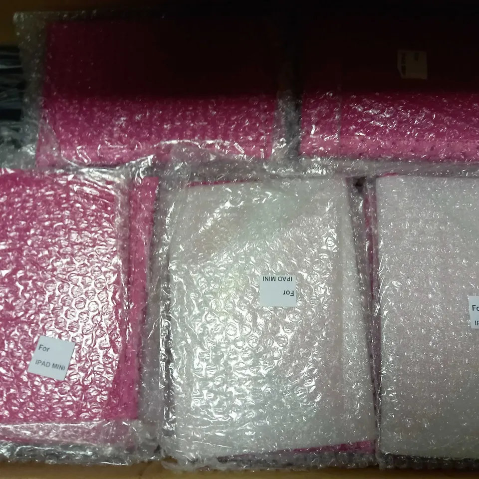 LOT OF APPROXIMATELY 30 TABLET CASES