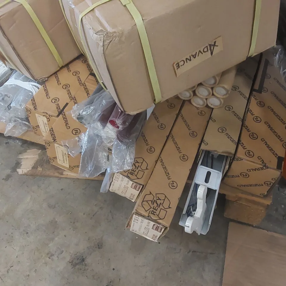 PALLET CONTAINING ASSORTED ITEMS INCLUDING: LIGHTING PRODUCTS, LED EMERGENCY MODULES ECT