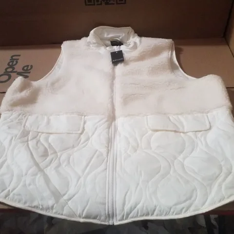 BOX CONTAINING APPROXIMATELY 7 BRAND NEW JD WILLIAMS CREAM BORG FLEECE GILETS - SIZE 24