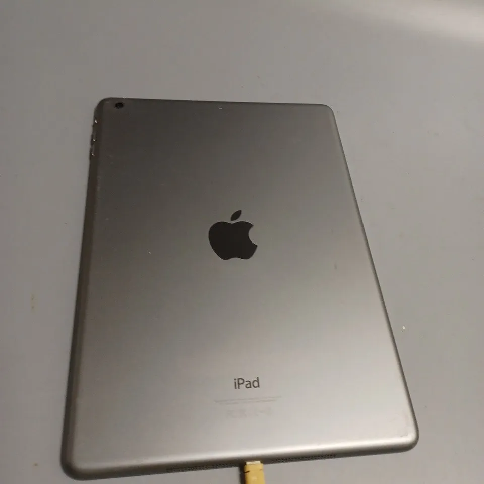 APPLE IPAD 