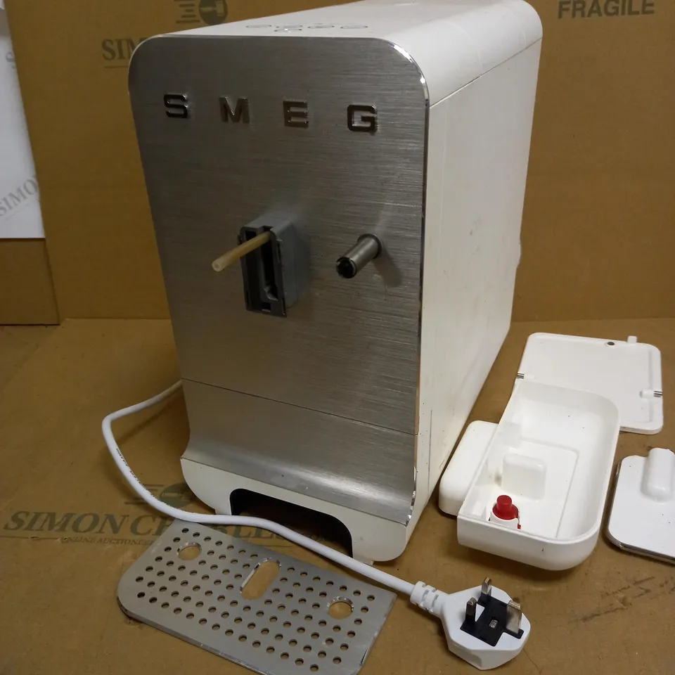 SMEG BCC02WHMUK FREESTANDING 50S STYLE MATTE WHITE COFFEE MACHINE