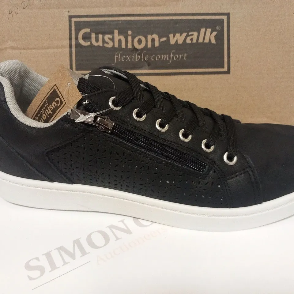 BOXED CUSHION WALK BLACK & WHITE TRAINERS - SIZE 7