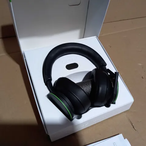 BOXED XBOX WIRELESS HEADSET