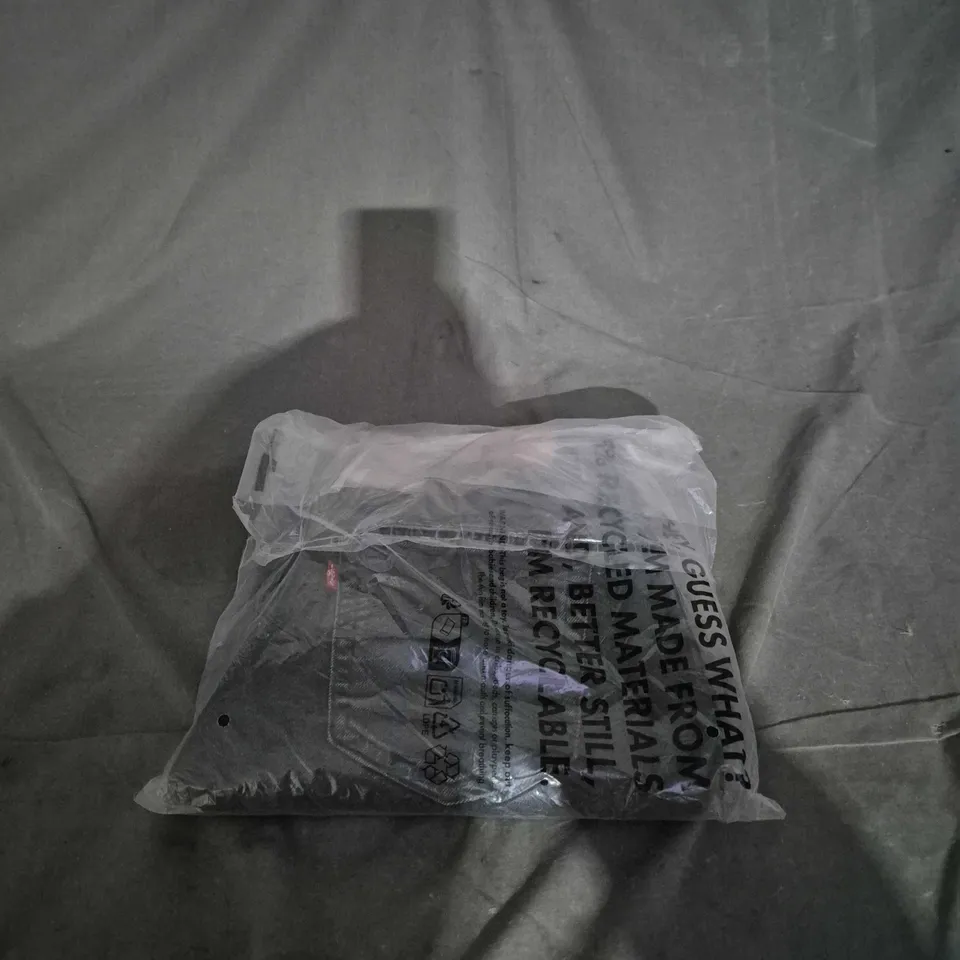 LEVI HIGH WAISTED MOM JEANS IN WASH BLACK COLOUR. SIZE W28, L27. BAGGED