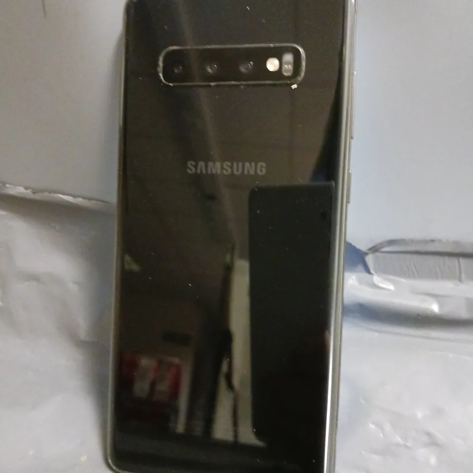 SAMSUNG GALAXY S10 PLUS 