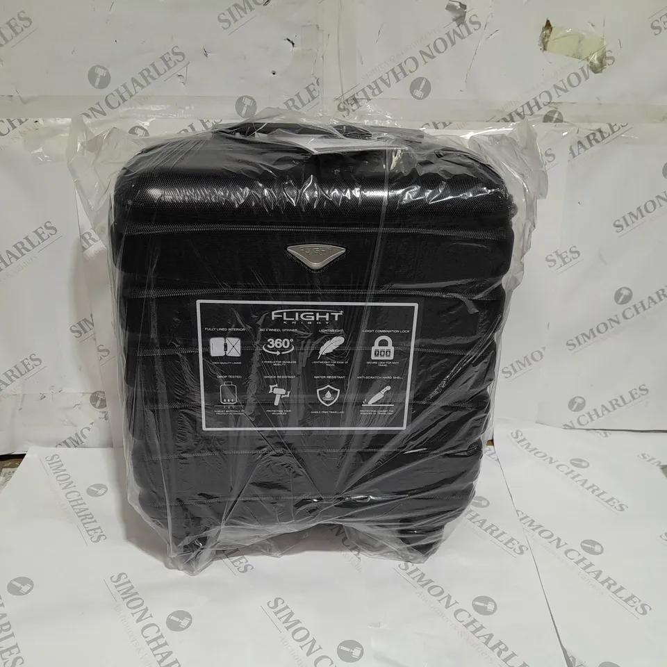 BLACK TRAVEL BAG WITH WHEELS 