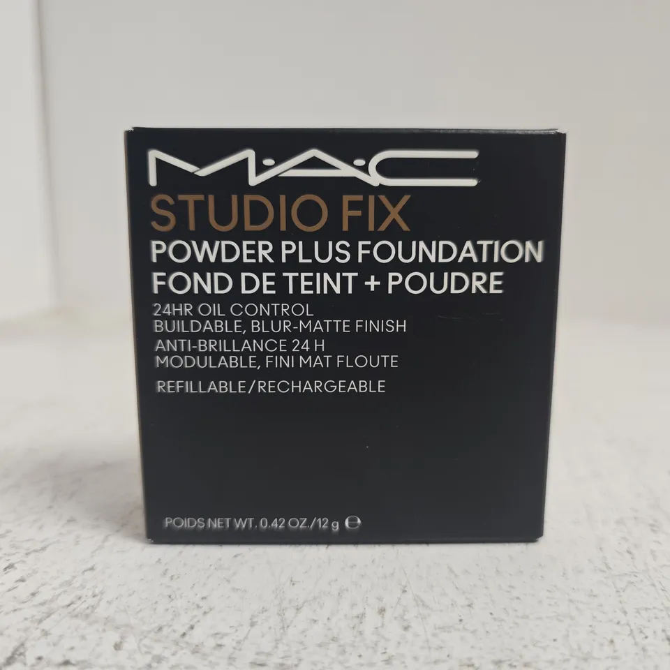 MAC STUDIO FIX POWDER PLUS FOUNDATION