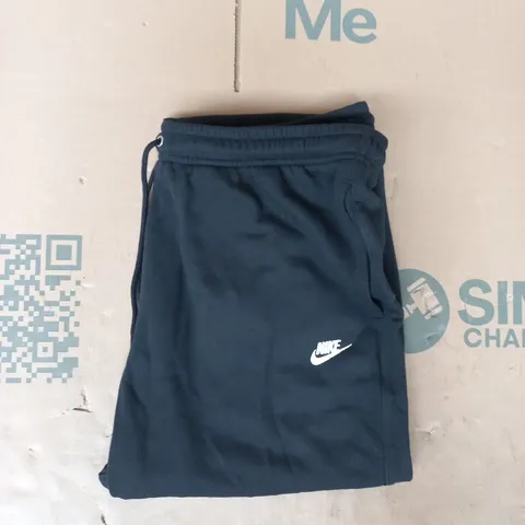 NIKE STANDARD FIT TAPER LEG SWEATPANTS IN BLACK SIZE LARGE