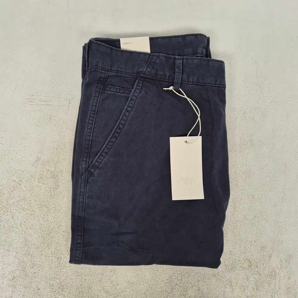 ZARA CARROT FIT TROUSERS IN NAVY SIZE UK 32