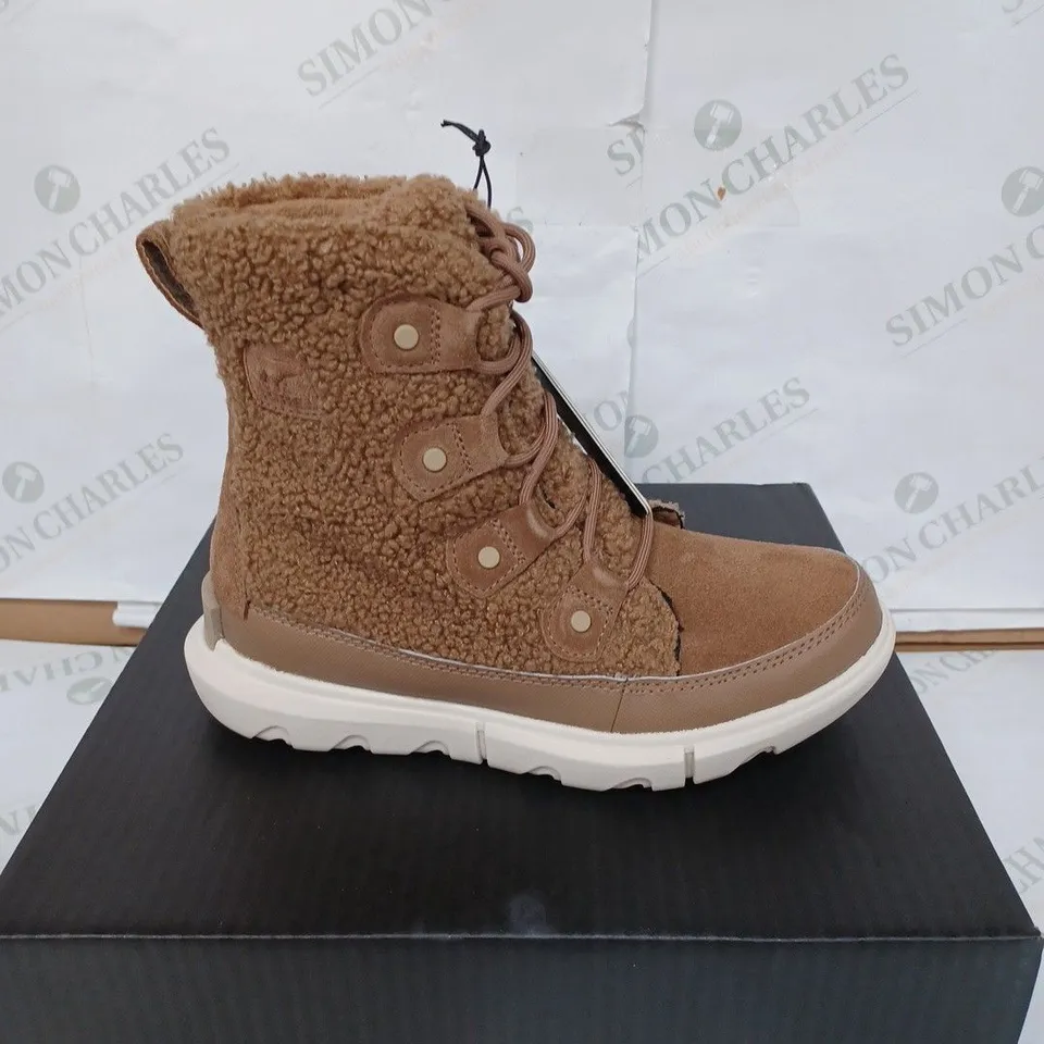 BOXED PAIR OF SOREL WOMEN'S EXPLORER II JOAN COZY BOOTS - LIGHT BROWN / SIZE: 4 UK 