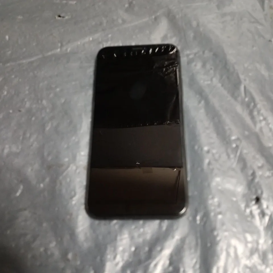 APPLE IPHONE XS – BLACK, WITH BOX AND USB-C TO LIGHTNING CABLE 