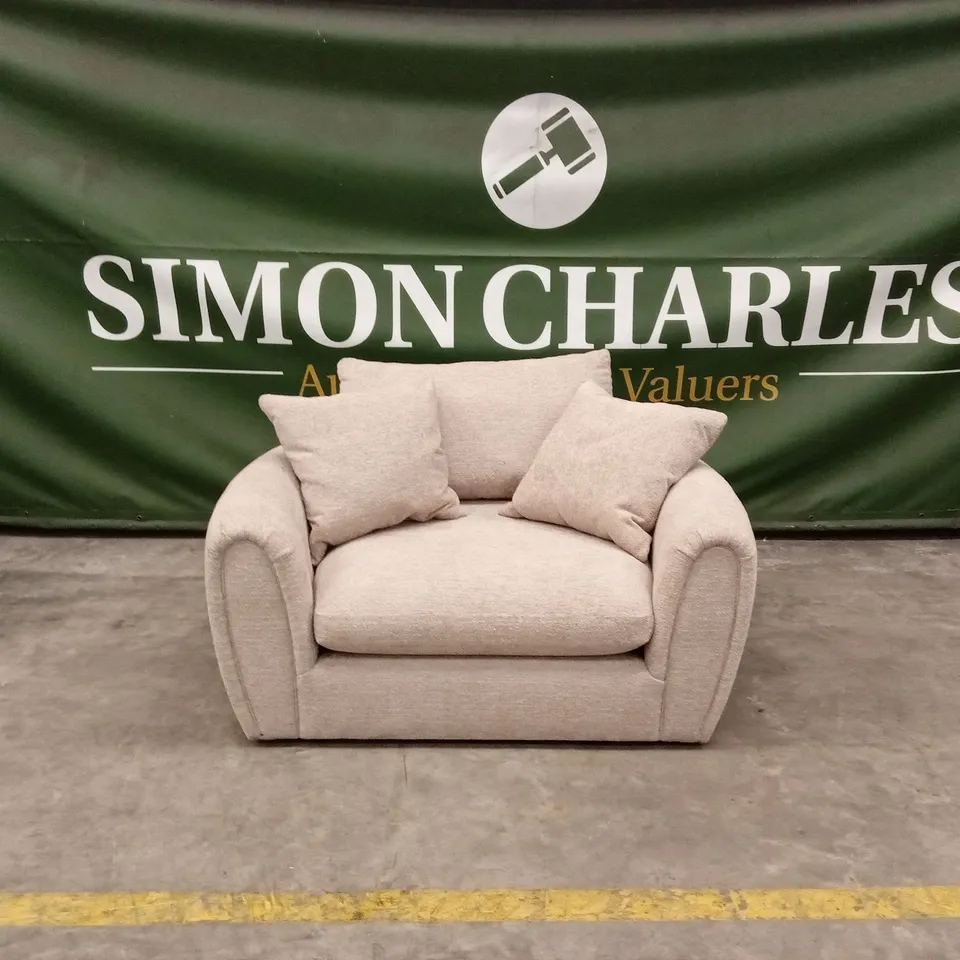 NEC BILLOW LARGE FABRIC LOVE SEAT