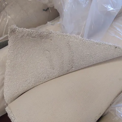 ROLL OF QUALITY ULTIMATE IMPRESSIONS SILKEN CARPET - APPROXIMATELY 3.6 x 5m
