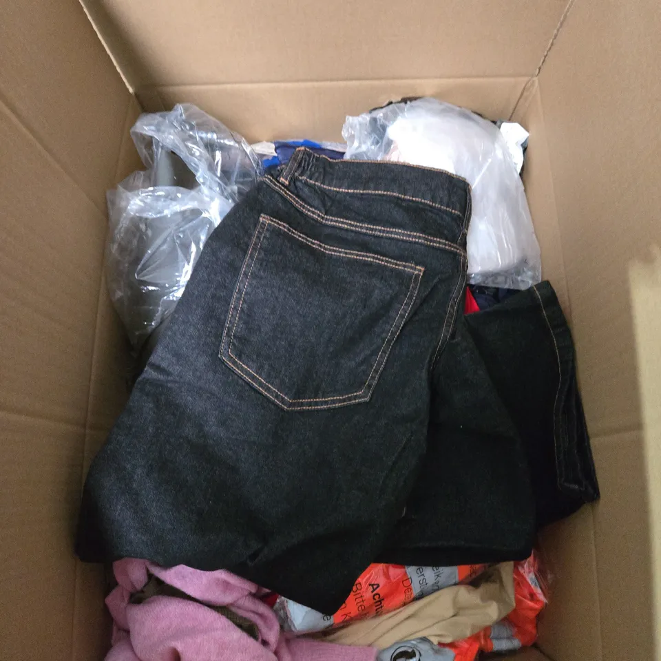 LARGE BOX OF ASSORTED CLOTHING ITEMS IN VARIOUS SIZES, STYLES AND COLOUR 