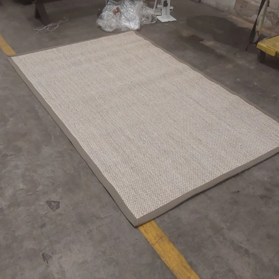 SAFAVIEH NATURAL FIBRE RUG - 5' x 8'