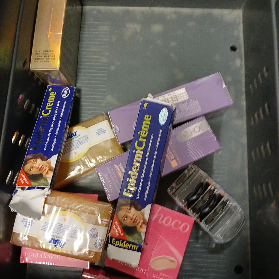 APPROXIMATELY 20 ASSORTED HEALTH & BEAUTY PRODUCTS TO INCLUDE NALA'S BABY NIGHTTIME OIL, AVEENO TRIPLE OAT SERUM, DR SQUATCH DEODORANT, ETC