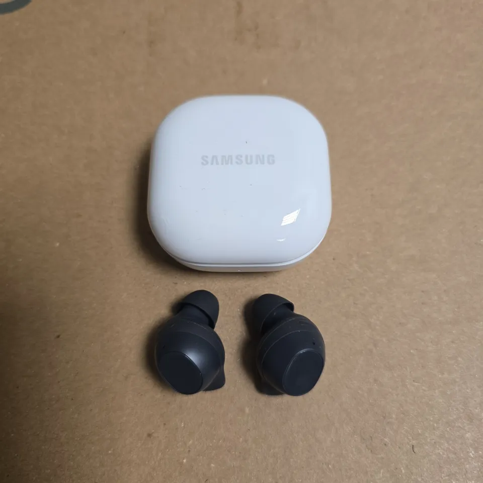 UNBOXED SAMSUNG TWS EARBUDS IN CHARGING CASE