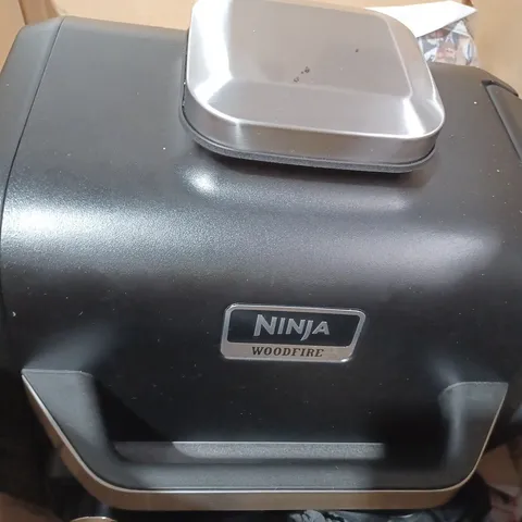 BOXED NINJA WOODFIRE ELECTRIC BBQ GRILL & SMOKER OG701UKQ