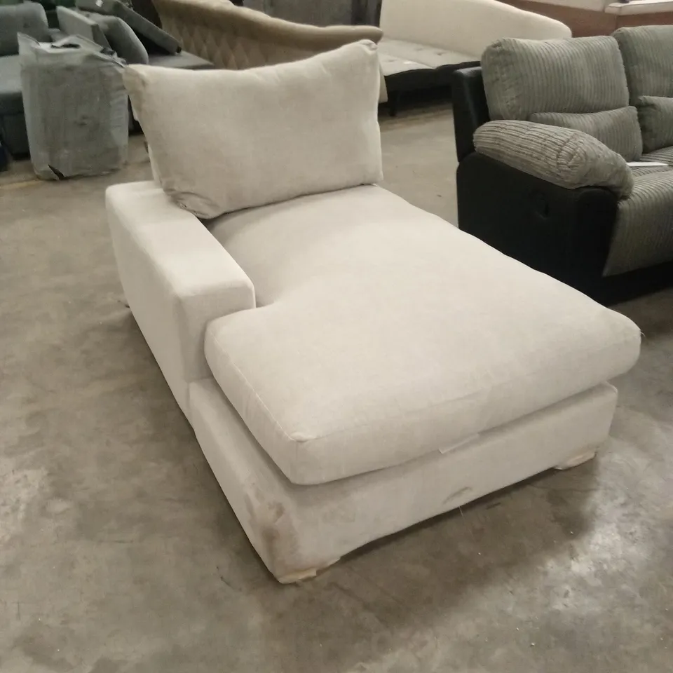 5 x ASSORTED DESIGNER SOFA PARTS