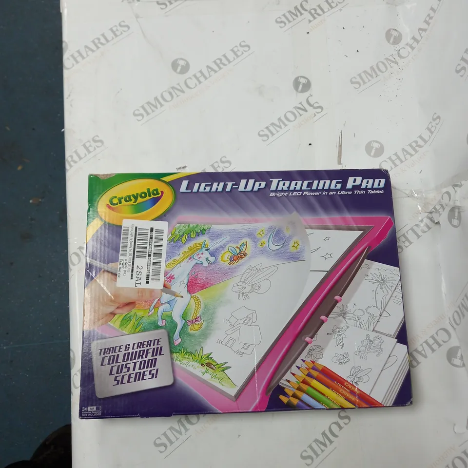 BOXED CRAYOLA LIGHT UP TRACING PAD ASSORTMENT  RRP £26.99