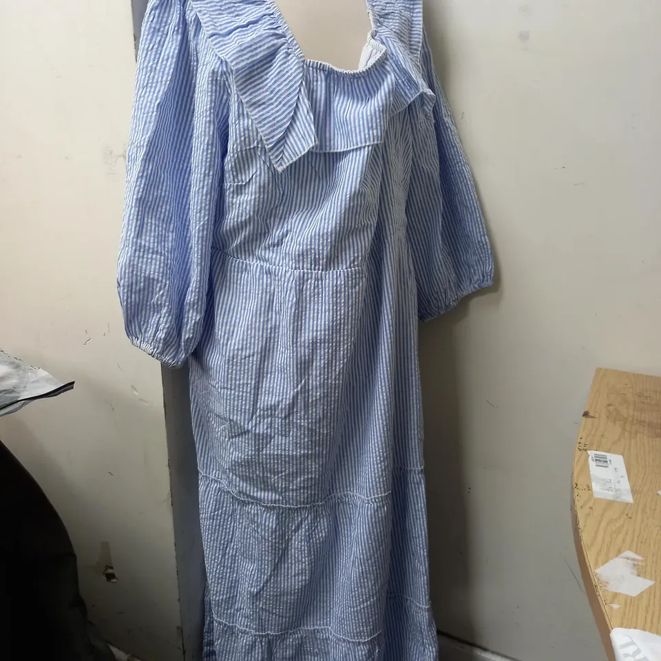 JOANIE MIRANDA DRESS IN BLUE/WHITE - UK 22