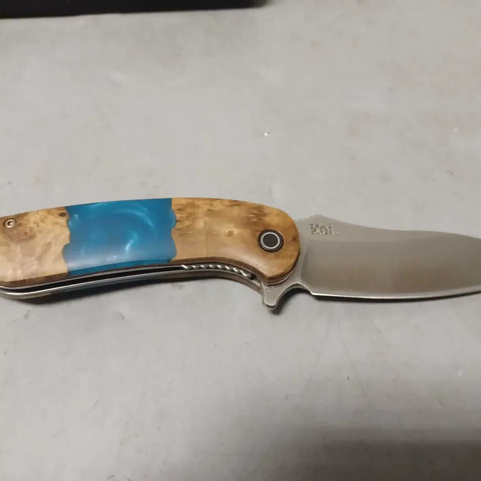 KOI FLIP OUT KNIFE IN WOOD DESIGN - COLLECTION ONLY