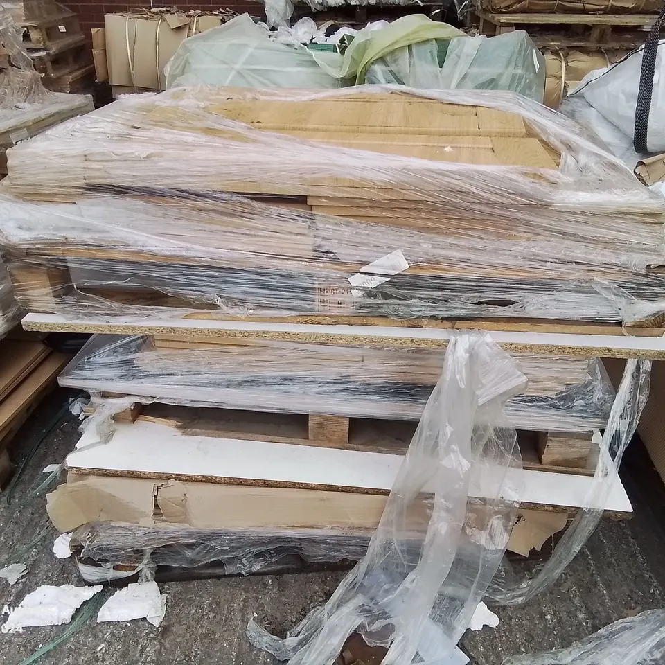 PALLET OF LARGE QUANTITY OF KITCHENS/BEDROOM REPLACEMENT CABINET DOOR/DRAWER/END PANELS IN ASSORTED SIZES