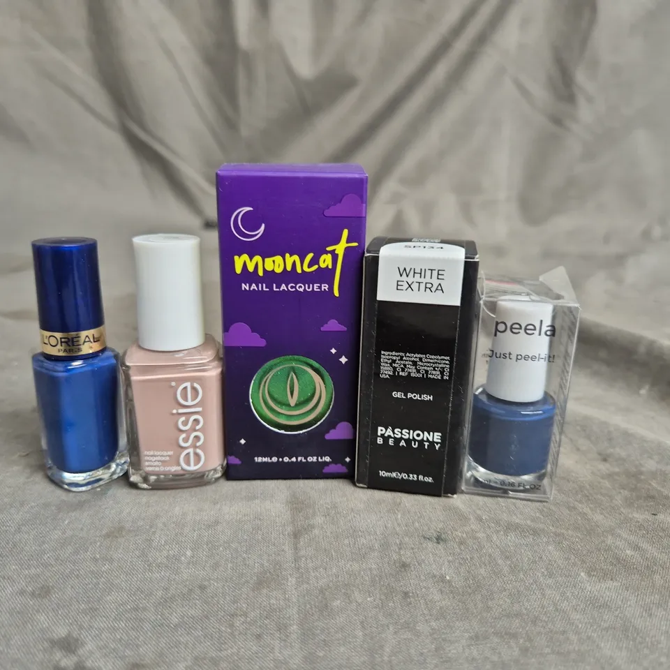 APPROXIMATELY 20 BOTTLES OF NAIL VARNISH TO INCLUDE L'OREAL, MOONCAT AND ESSIE