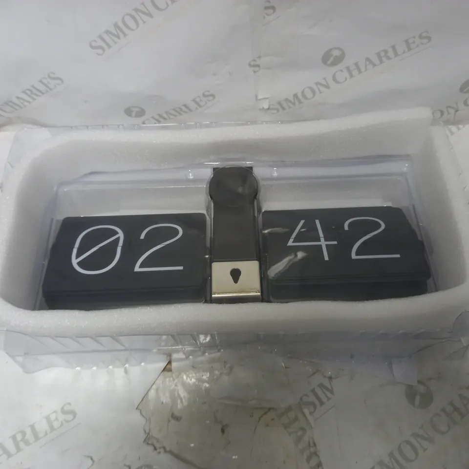 WALL & TABLE CLOCK FLIP CLOCK NO CASE 