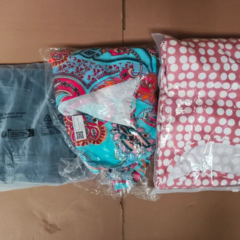 APPROXIMATELY 20 ASSORTED CLOTHING AND FASHION PRODUCTS IN VARIOUS STYLES AND SIZES - COLLECTION ONLY