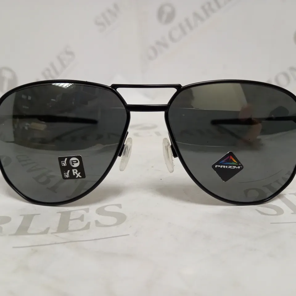 OAKLEY AVIATOR METAL FRAME SUNGLASSES RRP £198