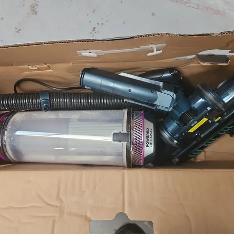 SHARK POWERED LIFT-AWAY VACUUM CLEANER