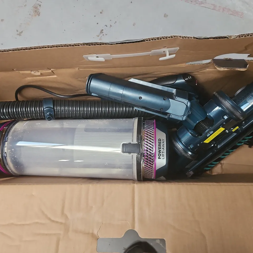 SHARK POWERED LIFT-AWAY VACUUM CLEANER