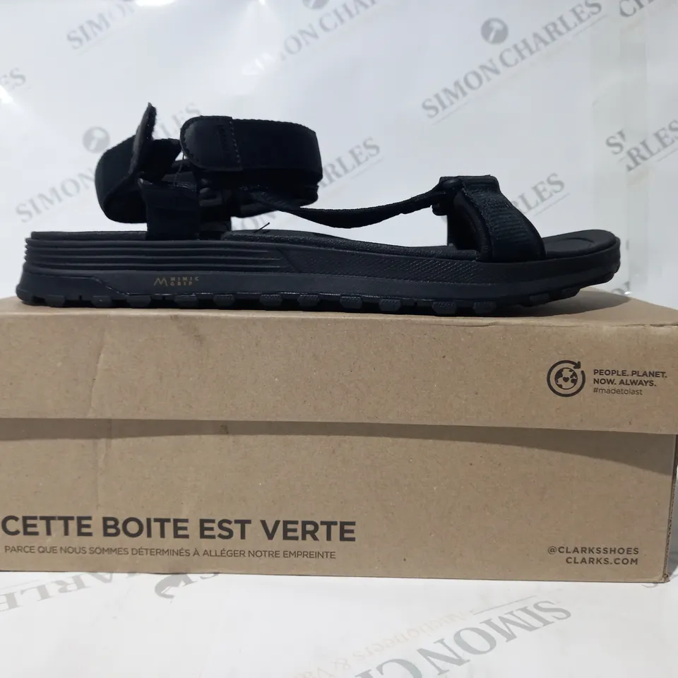 BOXED PAIR OF CLARKS ATL TREK SANDALS IN BLACK UK SIZE 12