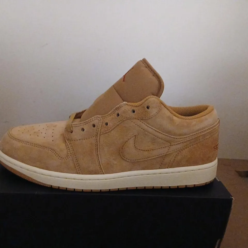 AIR JORDAN 1 LOW SE SNEAKERS – FLAX/MUSLIN, UK 11.5 (US 12.5, EU 47)