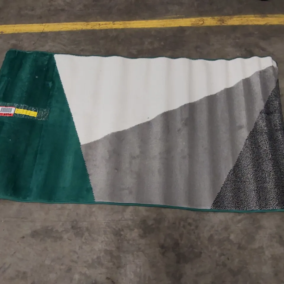 DEAWN POWER LOOM GREEN RUG // 80 X 150CM